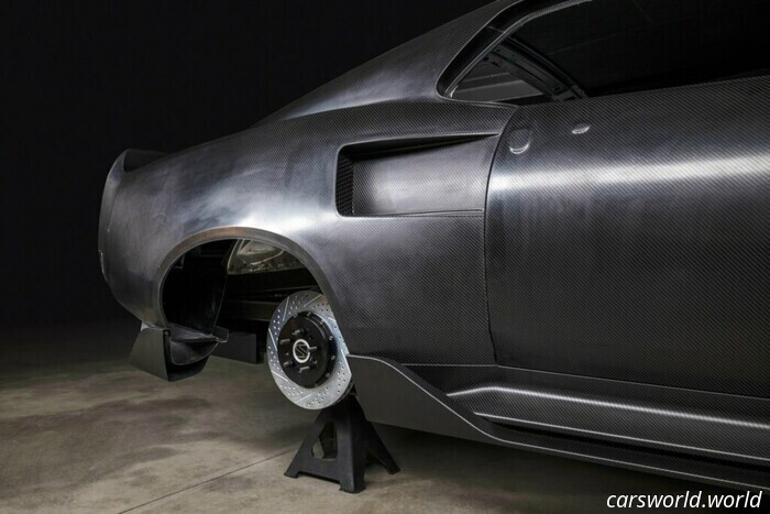 El Mustang de 1969 se transforma en un monstruo de fibra de carbono sin paneles originales | Carscoops